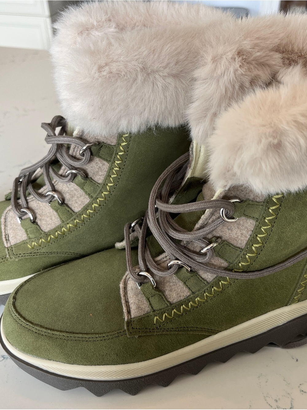 Royal Doulton Olive Green Suede Winter Lace-Up Boots with Cream Faux-Fur Collar - Picture 2 of 3